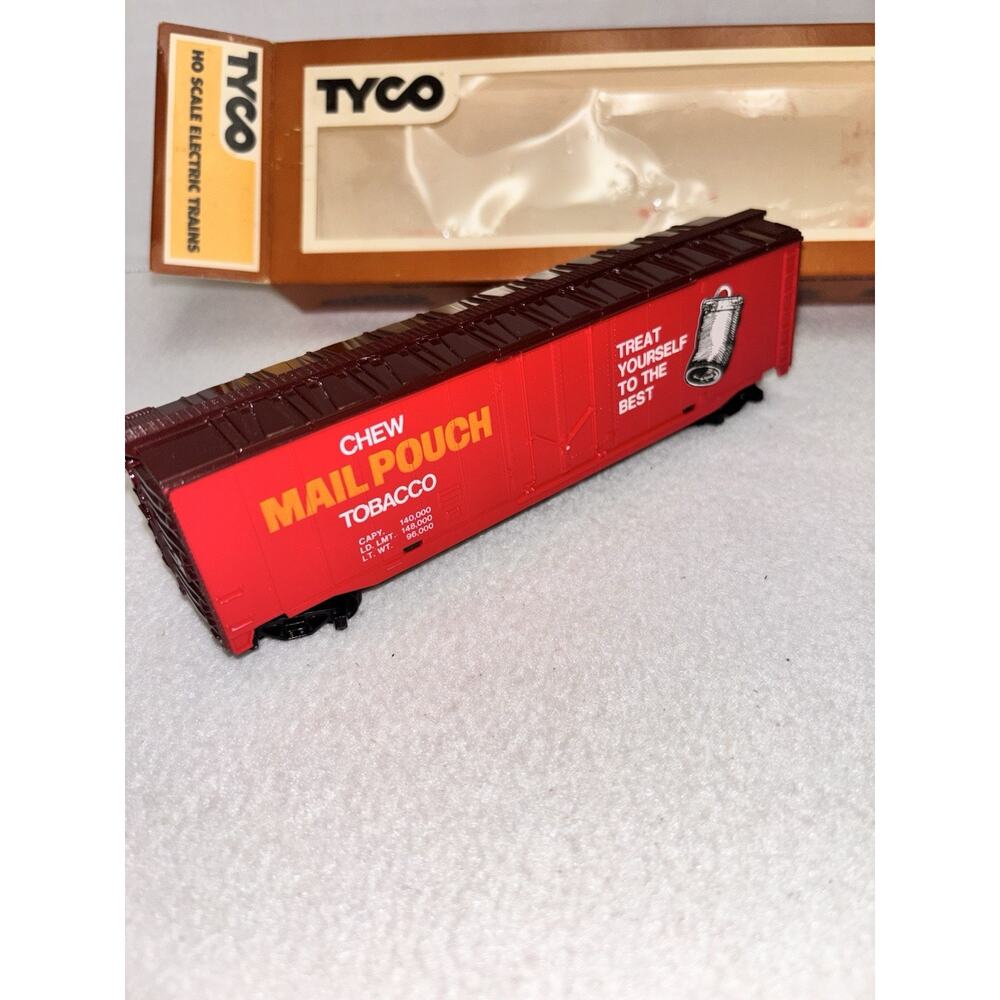 Tyco HO Old-Time Boxcar Mail Pouch Chew Tobacco 374A Red Model Unused